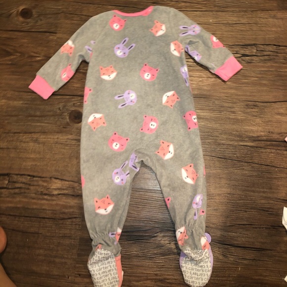 Carter’s footie pajamas - Picture 2 of 6